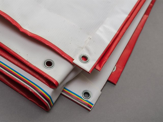 3 consideraciones a la hora de instalar una lona de PVC