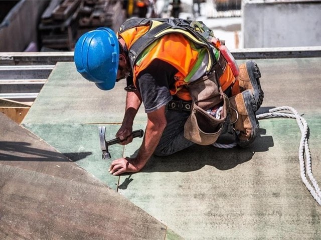 ¿Cómo desarrollamos los trabajos en altura en Alvértice Mantenimiento General de Edificios S.L.?