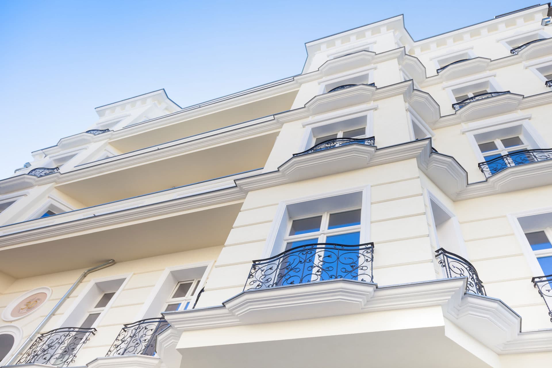 ¿Busca una empresa para la rehabilitación de un edificio en A Coruña? Llámenos