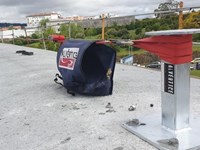 ¿Qué consideraciones se tienen en cuenta en la instalación de líneas de vida?